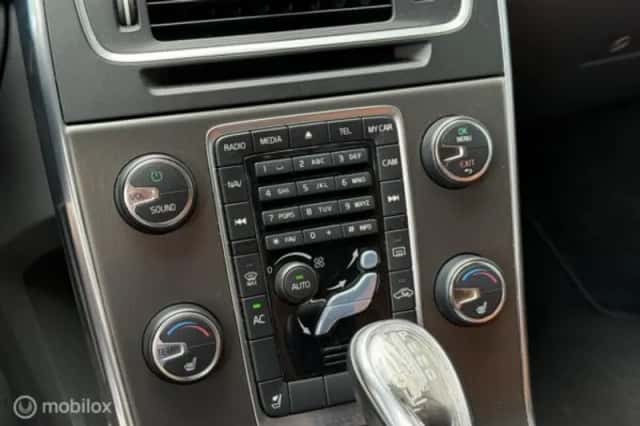 Volvo V60 (2012) thumbnail 26
