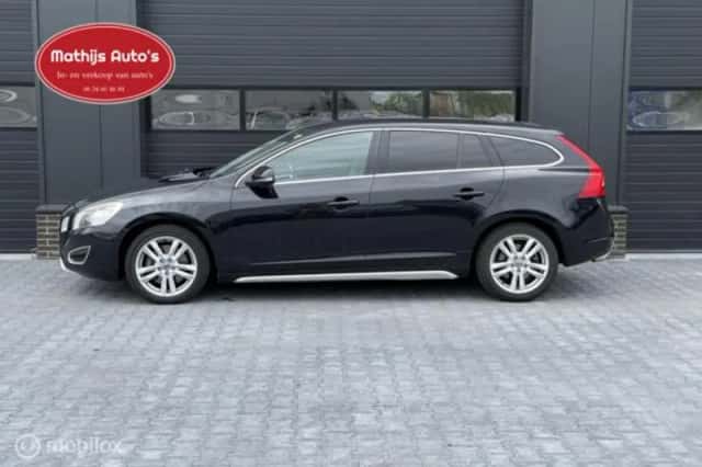 Volvo V60 (2012) thumbnail 5