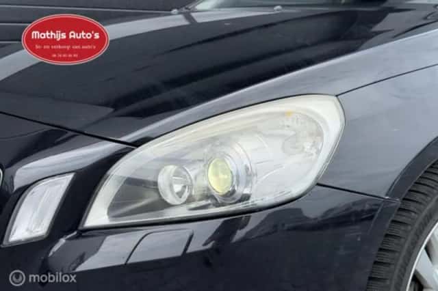 Volvo V60 (2012) thumbnail 8