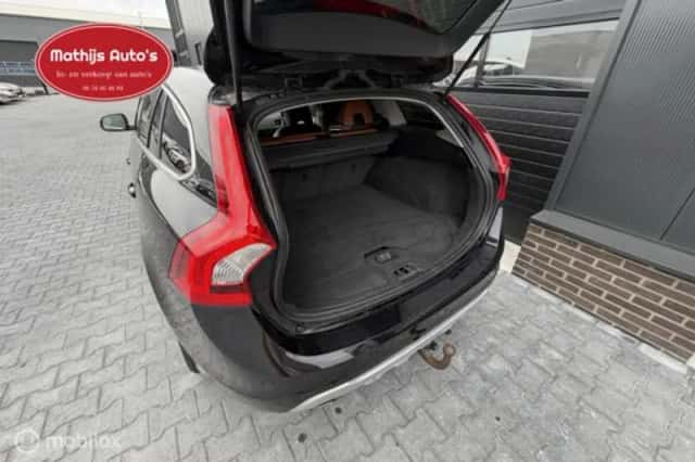 Volvo V60 (2012) thumbnail 10