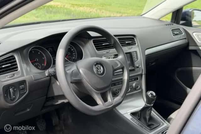 Volkswagen Golf (2016) thumbnail 16