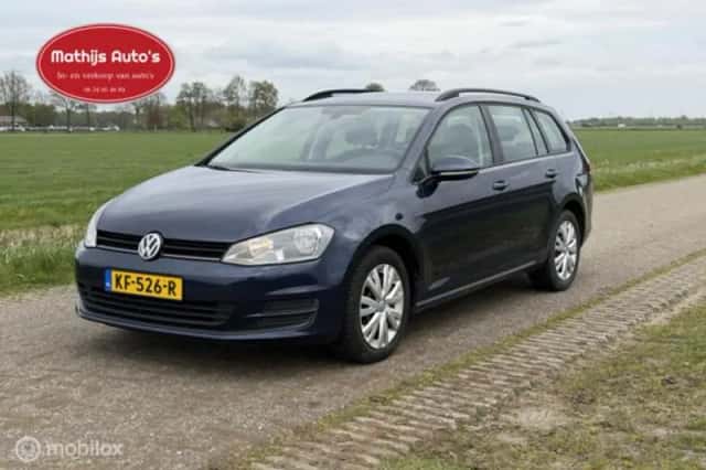 Volkswagen Golf (2016) thumbnail 3