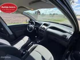 Peugeot 206 (2008) thumbnail 8