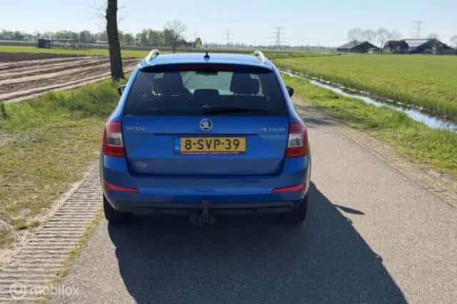 Škoda Octavia (2013) thumbnail 12