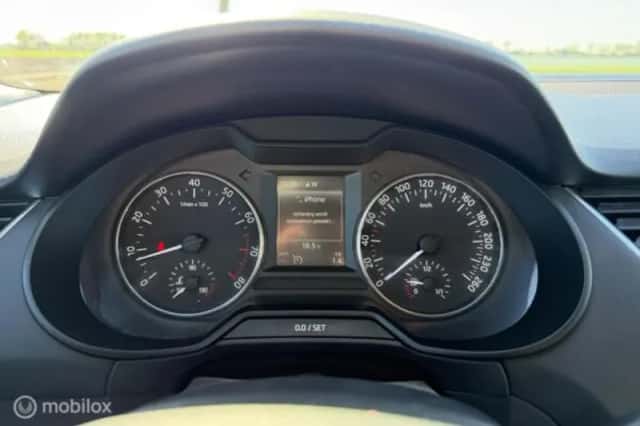 Škoda Octavia (2013) thumbnail 14