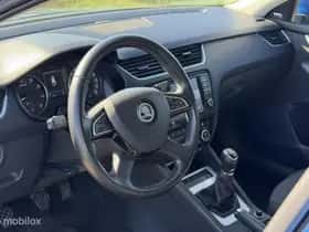 Škoda Octavia (2013) thumbnail 15
