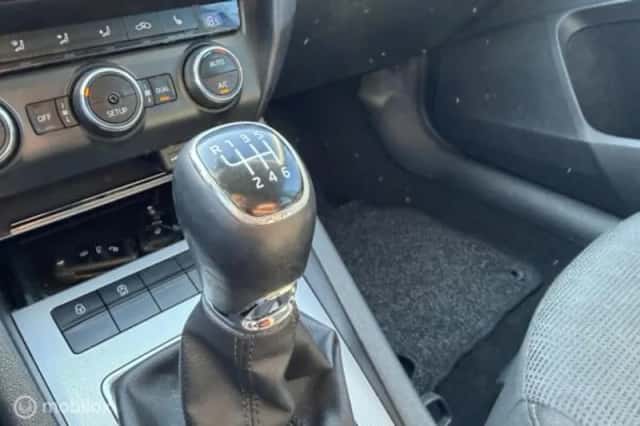 Škoda Octavia (2013) thumbnail 18