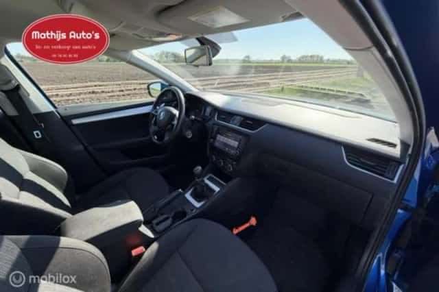 Škoda Octavia (2013) thumbnail 4