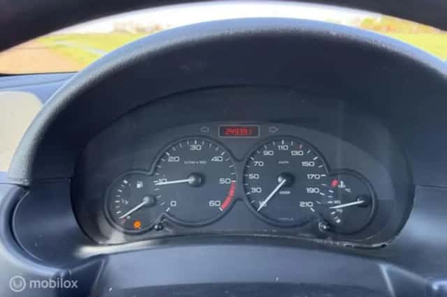 Peugeot Partner (2004) thumbnail 16