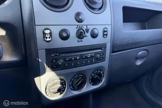 Peugeot Partner (2004) thumbnail 17