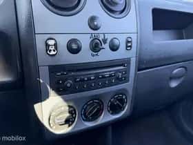Peugeot Partner (2004) thumbnail 17