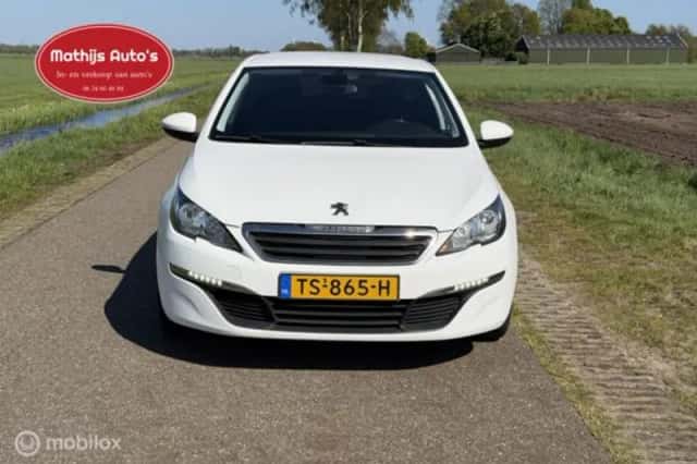 Peugeot 308 (2015) thumbnail 2