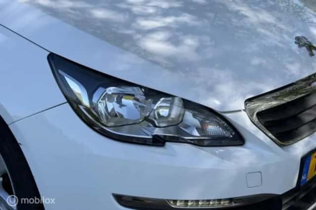 Peugeot 308 (2019) thumbnail 11