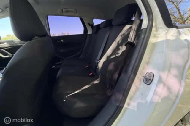 Peugeot 308 (2019) thumbnail 12