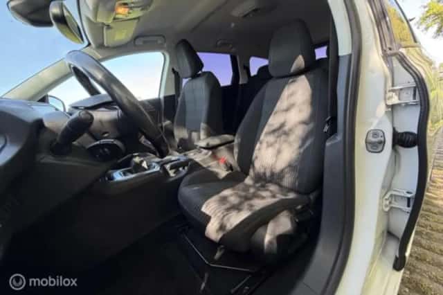 Peugeot 308 (2019) thumbnail 15