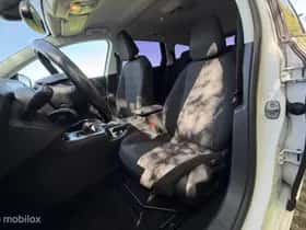 Peugeot 308 (2019) thumbnail 15