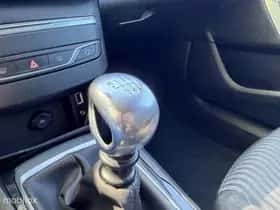 Peugeot 308 (2019) thumbnail 18