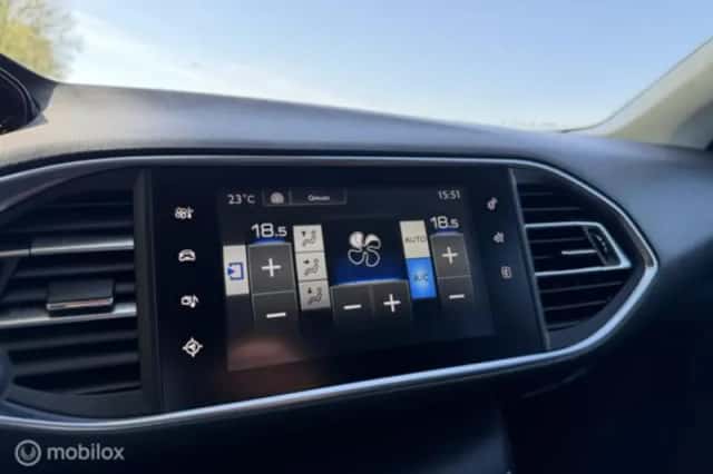 Peugeot 308 (2019) thumbnail 19