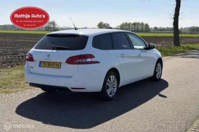 Peugeot 308 (2015) thumbnail 5