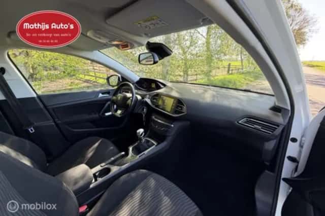 Peugeot 308 (2019) thumbnail 9