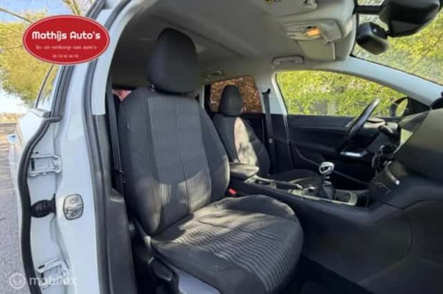 Peugeot 308 (2019) thumbnail 10