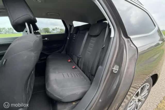 Peugeot 308 (2014) thumbnail 11