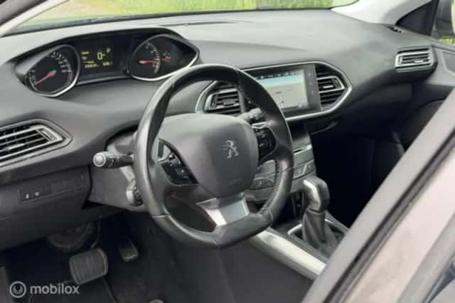 Peugeot 308 (2014) thumbnail 15