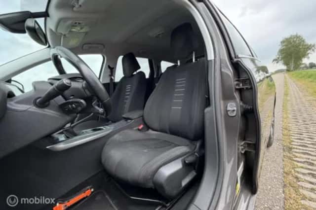 Peugeot 308 (2014) thumbnail 16