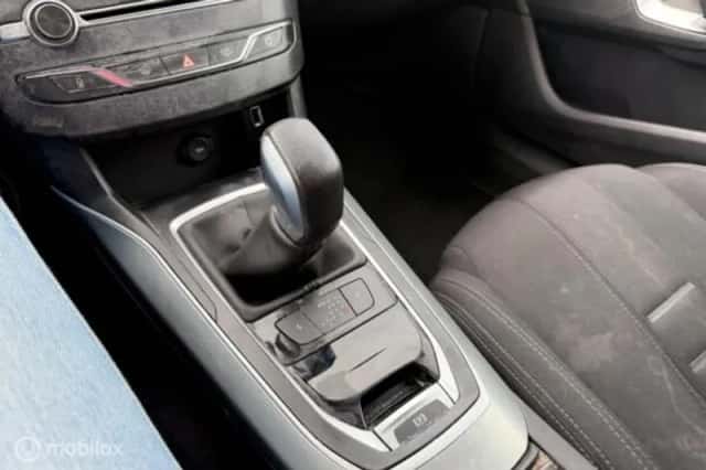 Peugeot 308 (2014) thumbnail 17