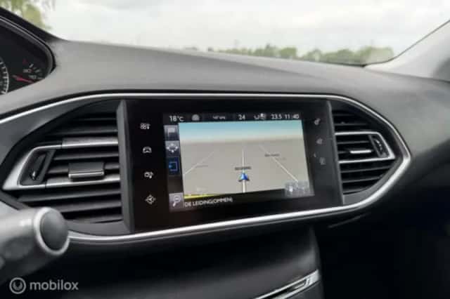 Peugeot 308 (2014) thumbnail 18