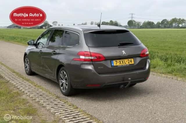 Peugeot 308 (2014) thumbnail 4
