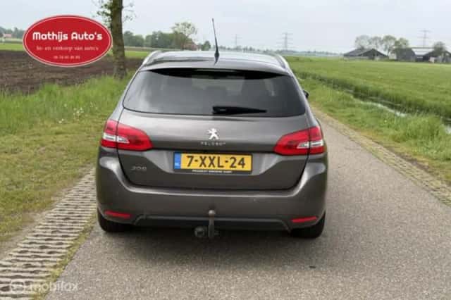 Peugeot 308 (2014) thumbnail 9