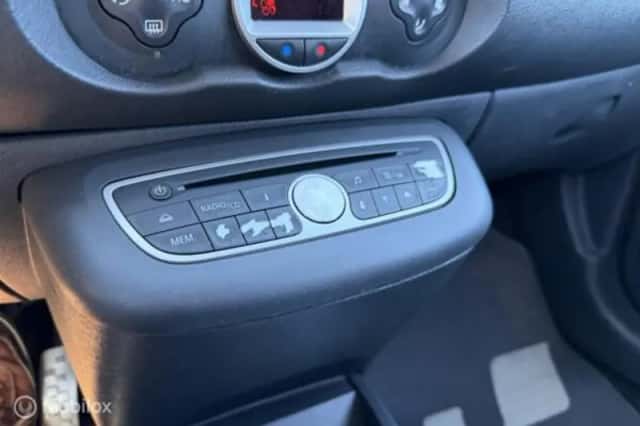 Renault Twingo (2016) thumbnail 21