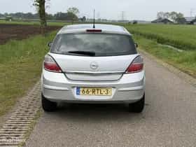 Opel Astra (2012) thumbnail 11