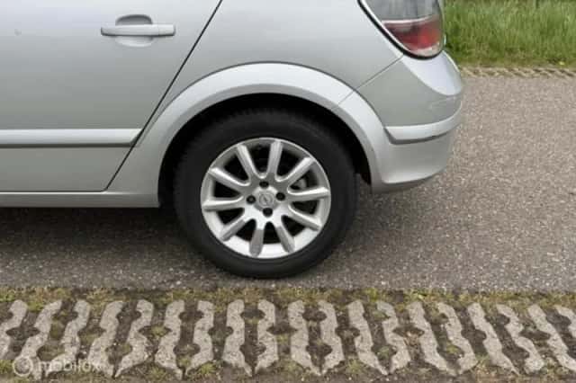 Opel Astra (2012) thumbnail 15