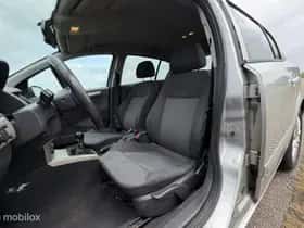 Opel Astra (2012) thumbnail 19
