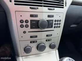 Opel Astra (2012) thumbnail 20