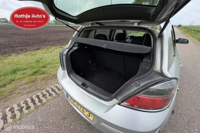 Opel Astra (2012) thumbnail 7