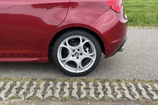 Alfa Romeo Giulietta (2021) thumbnail 12