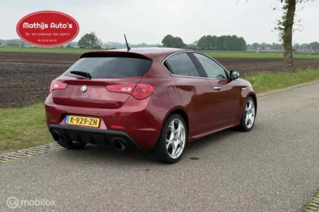 Alfa Romeo Giulietta (2021) thumbnail 6