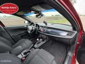 Alfa Romeo Giulietta (2021) thumbnail 9