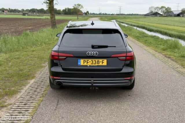 Audi A4 (2017) thumbnail 12