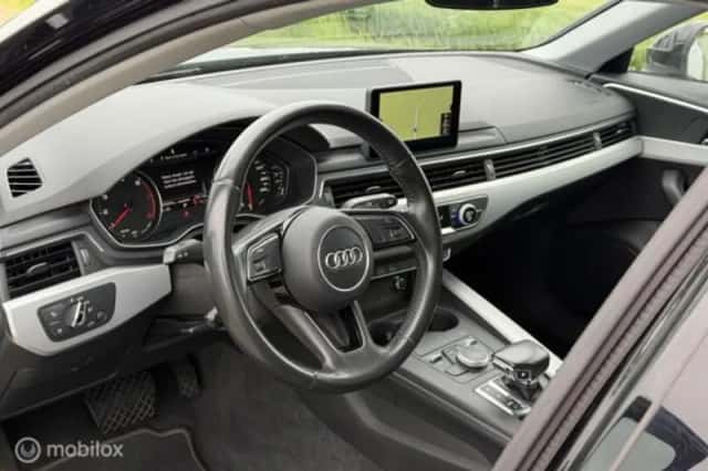Audi A4 (2017) thumbnail 18