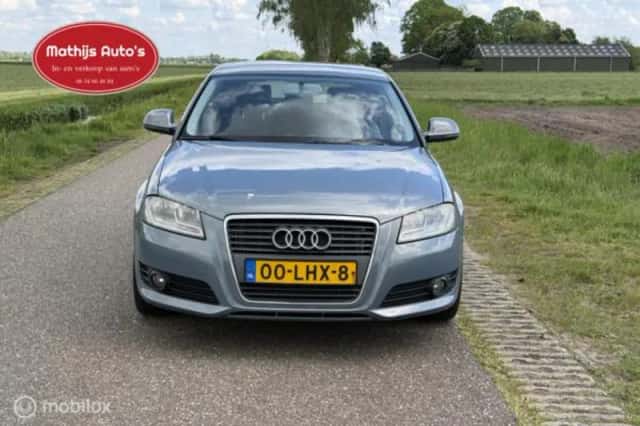 Audi A3 (2010) thumbnail 2