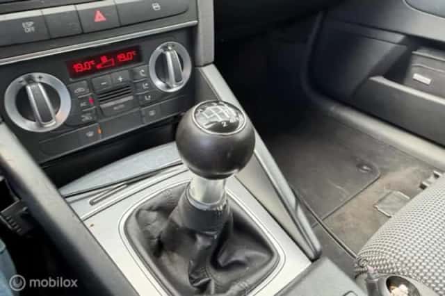 Audi A3 (2010) thumbnail 14