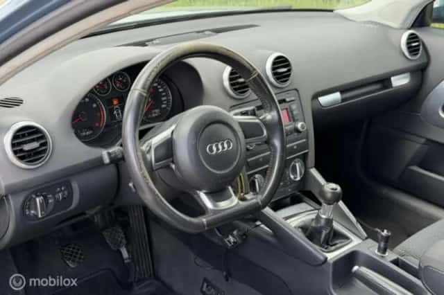 Audi A3 (2010) thumbnail 16