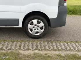 Opel Vivaro (2012) thumbnail 11
