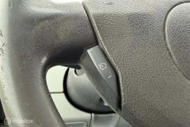 Opel Vivaro (2012) thumbnail 14