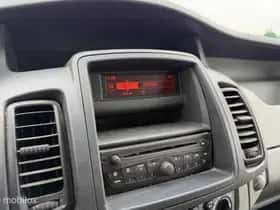 Opel Vivaro (2012) thumbnail 18