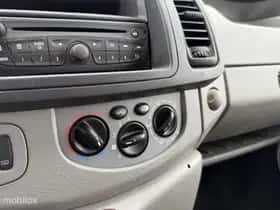 Opel Vivaro (2012) thumbnail 20